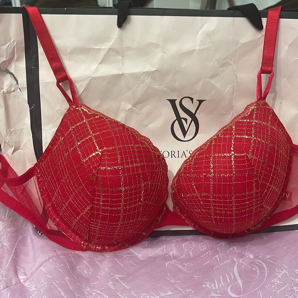 New Victoria Secret bra